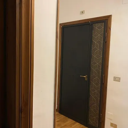 Elite - Urban Chic & Terrace * バーリ